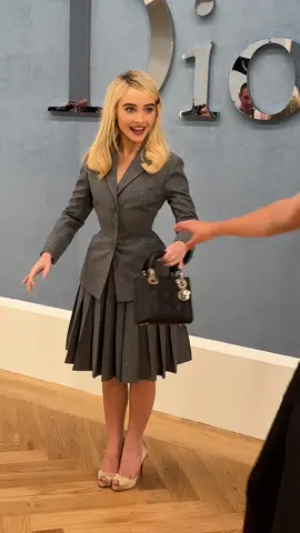 #sabrinacarpenter #dior #diormen #diorsummer26 #fashiontiktok #TikTokFashion #tiktomusic 