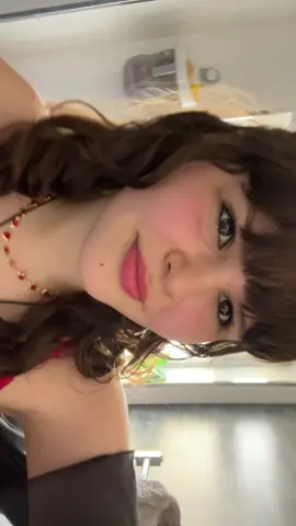 i’m warm so ignore my pink cheeks lol anyway prom! #fangirl #prom #prom25 #xyzabc #swifttok #gracieabrams #taylorsversion #taylorswift 