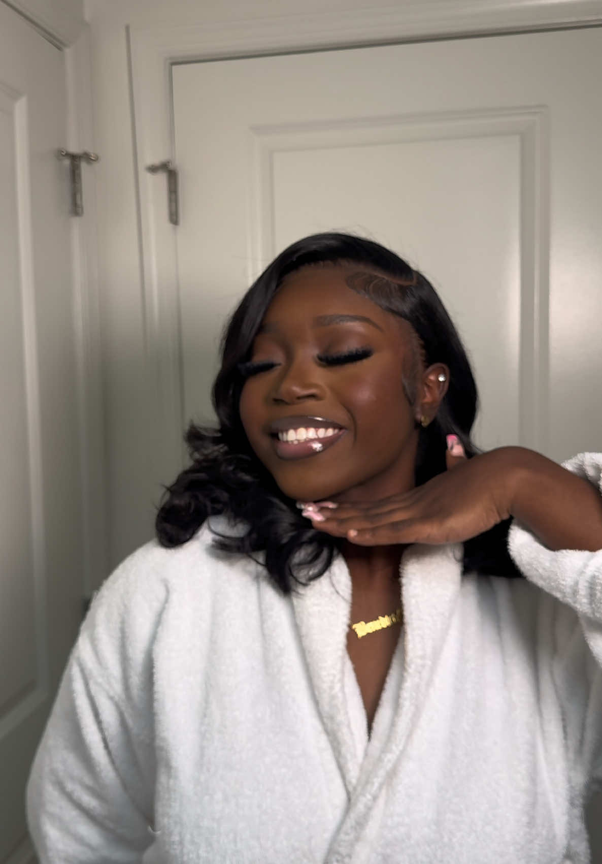 Replying to @⭐️𝕽𝖆ï𝖘𝖘𝖆⭐️  Do my soft glam with me 🫶🏾 #grwm #updatedmakeuproutine #MakeupRoutine #darkskinmakeup #softglam #fypage 
