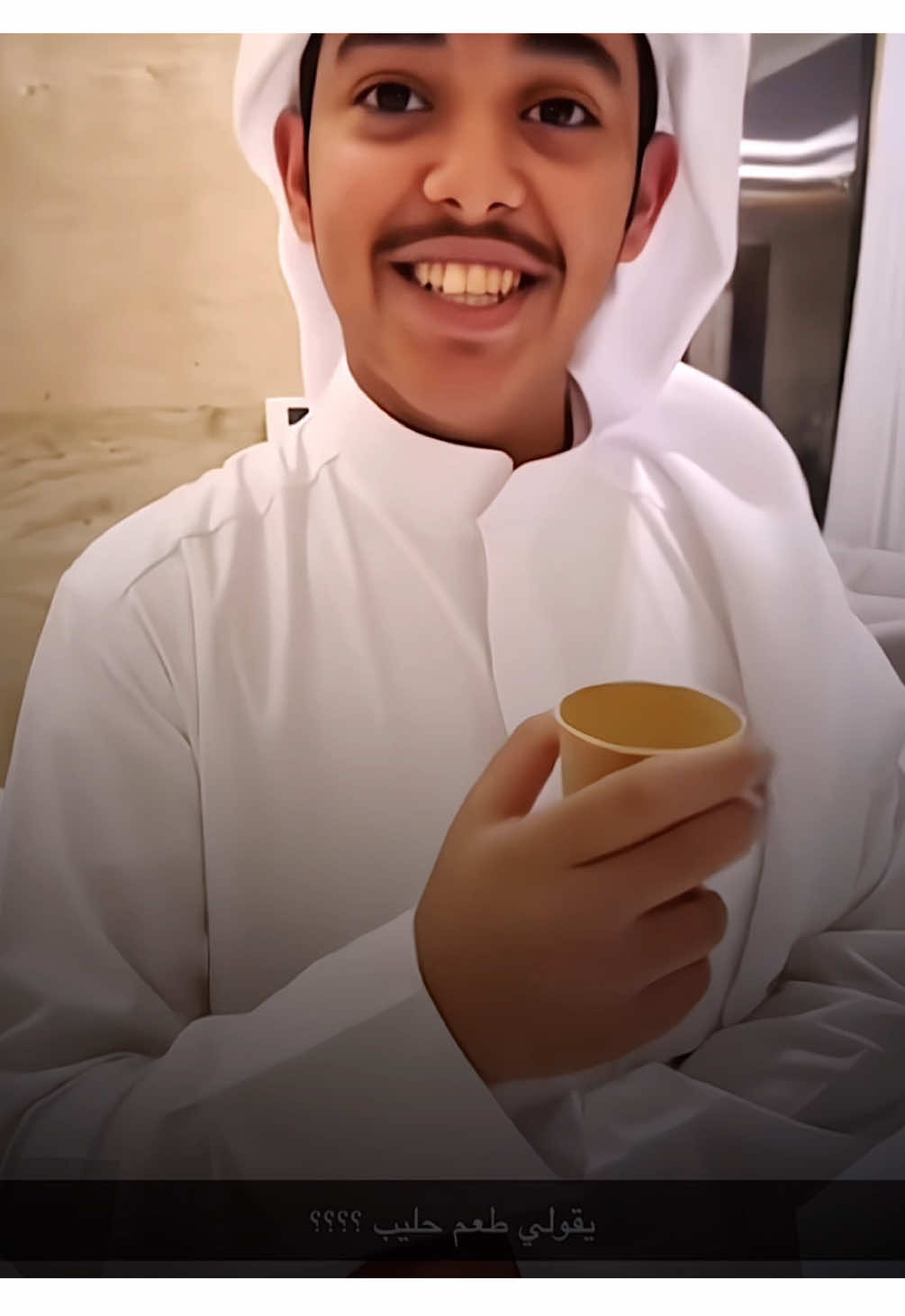 لا يقول زلف ويمشط شنبه مو طبيعي 🤣🤣 - #محمد_حمدان_جارالله_السهلي 