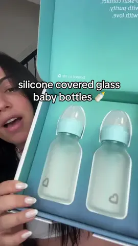 I hope these work for us because they are the perfect alternative to a completely glass bottle and my fear of them breaking. So pretty too! @Munchkin Inc. loving your stuff so far 🩵 #glassbabybottle #babybottle #pregnanttiktok 