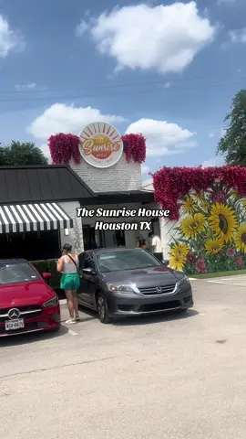 This Brunch Spot is one of my favorites 😍 #houstontx #brunch