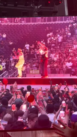 Kiss Kiss @chrisbrownofficial #london #breezybowl 