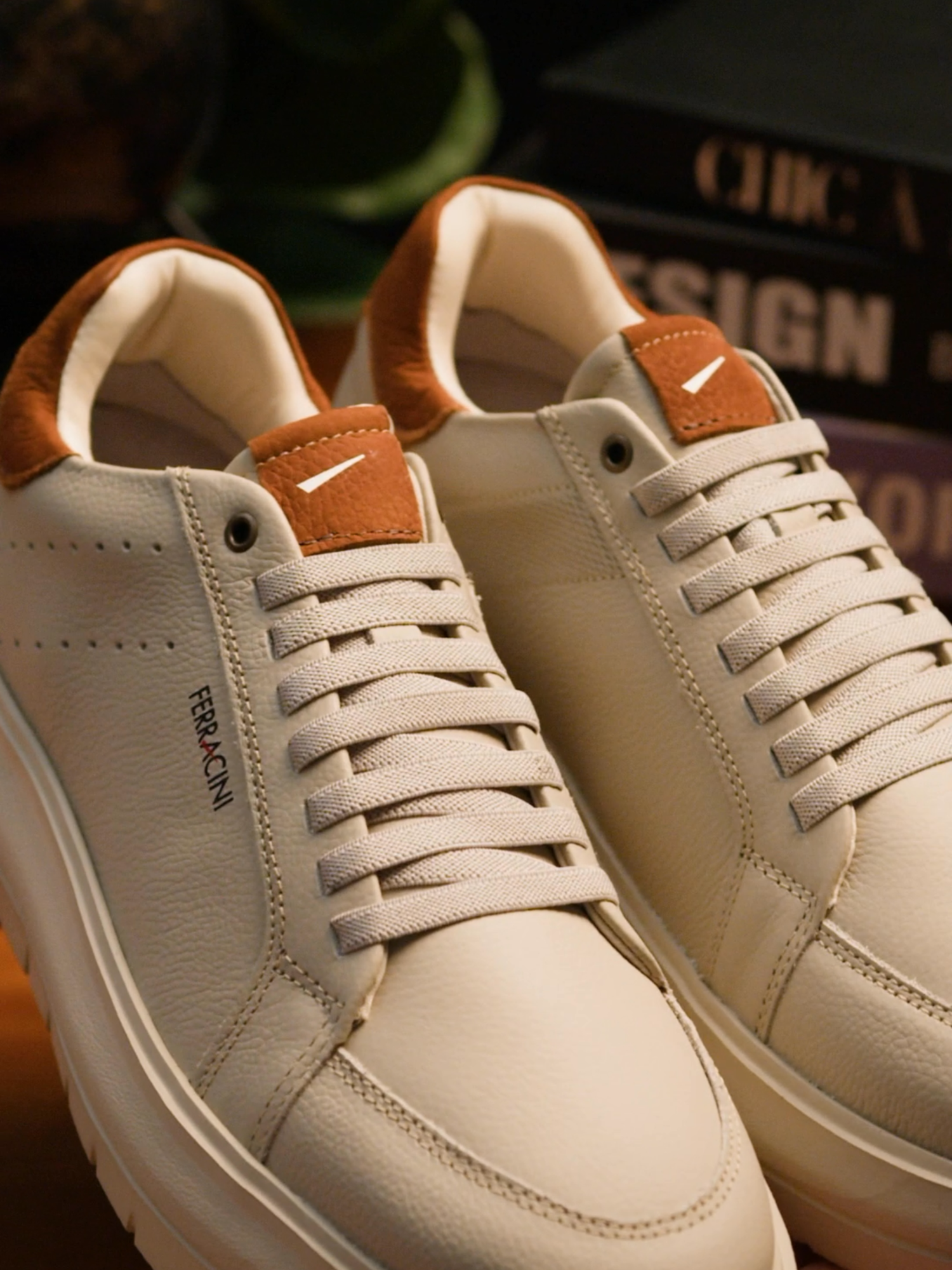 Combina com tudo, mas não passa despercebido. O Sneaker Energy é o seu novo coringa. #SneakerStyle #Ferracini #ModaMasculina #Ferracini #EstiloMasculino #SneakerHead #CalçadoMasculino #LookMasculino