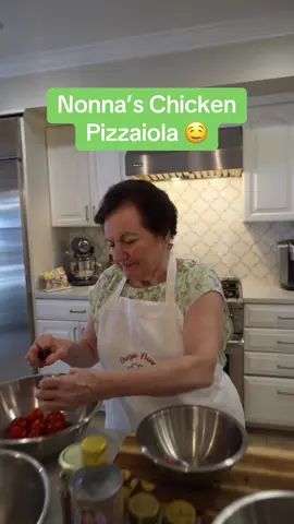 Nonna’s homemade chicken pizzaiola 🍗🍅🌿 #nonna #homemade #chicken #italian #trending