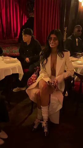#miakhalifa #anyme #hwangjunho #squidgame #anyme023 #sdm #kenzo #pfw #fashionweek #TikTokFashion #fashiontiktok  #filmtok #onregardequoi #tiktokmusic 