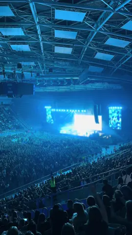 It’s just Atlas Arena singing for Jared @jaredleto @Thirty Seconds to Mars 