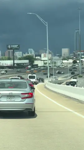 Smh and just like that mf starting traffic cause it’s a longggg line behind me.. #traffic #houstontraffic #fypp #viral #houston 