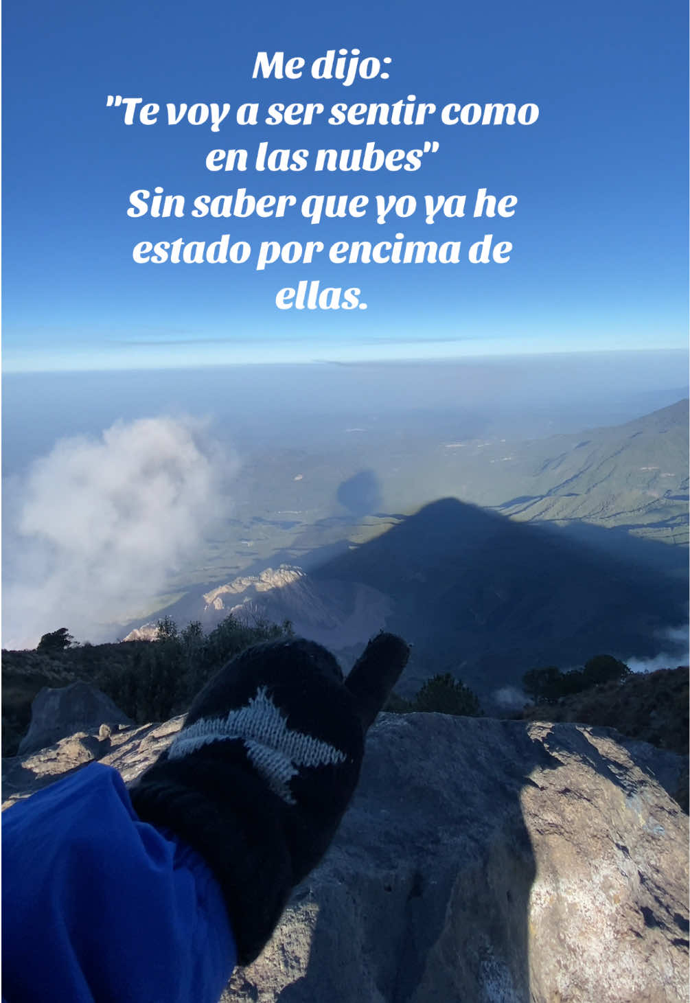 A 3772mnsm                                          📍Volcán Santa María 🌋 #volcano #senderismo #nubes  #amanecerbonito  #amanecer #mardenubes #volcan #volcansantamaria #travel #volcansantiaguito #traveler #montaña #fyyyyYYYYYYYYYYYY #fyv #fyp #viralvideos #paratimmmmmmini #trepacerros #502 #trepacerros #tierradevolcanes #foryo