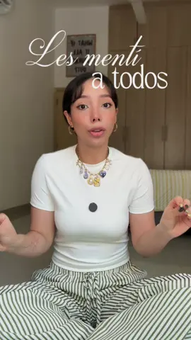 Tú con qué grabas tu contenido 🙈: celular o cámara profesional? Si es con la primera aquí te dejo algunos consejitos para que tus videos grabados con celular parezcan hechos con cámara profesional 👀✨