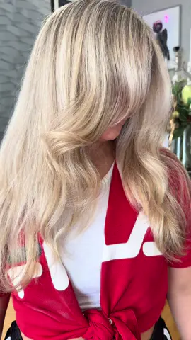 Using my new @HelloBleach and @Revlon Professional 🩷 . . . #transformationchallenge #transformation #hairtok #blondes #blondeexpert 