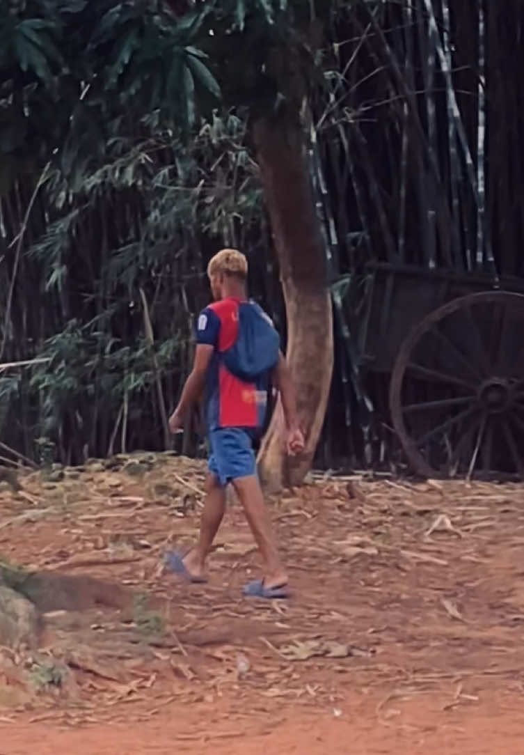 Lamin Pañal 🟥🟦 yendo a entrenar #lamineyamal 