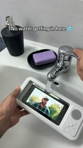 As if I didnt already love showers, this waterproof phone holder just makes them better! #shower #waterproof #phoneholder #waterproofphonecase #showerproducts #phonecase 