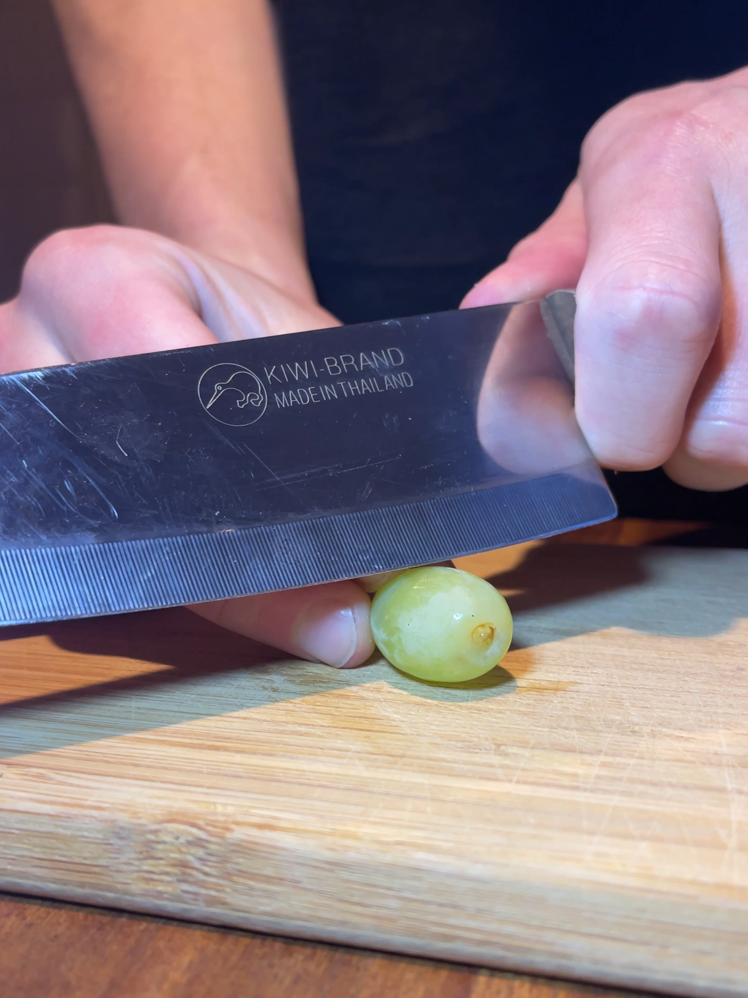 Un cuchillo afilado cambia cómo cocinás. SHARPER es diseño, precisión y durabilidad. #Cuchillo #Afilador #Cocina #Chef