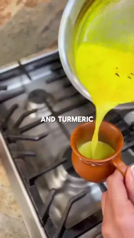 Discover the Power of Turmeric Milk! #milk #goldenmilk #foodscience #naturalremedies #nutrition 