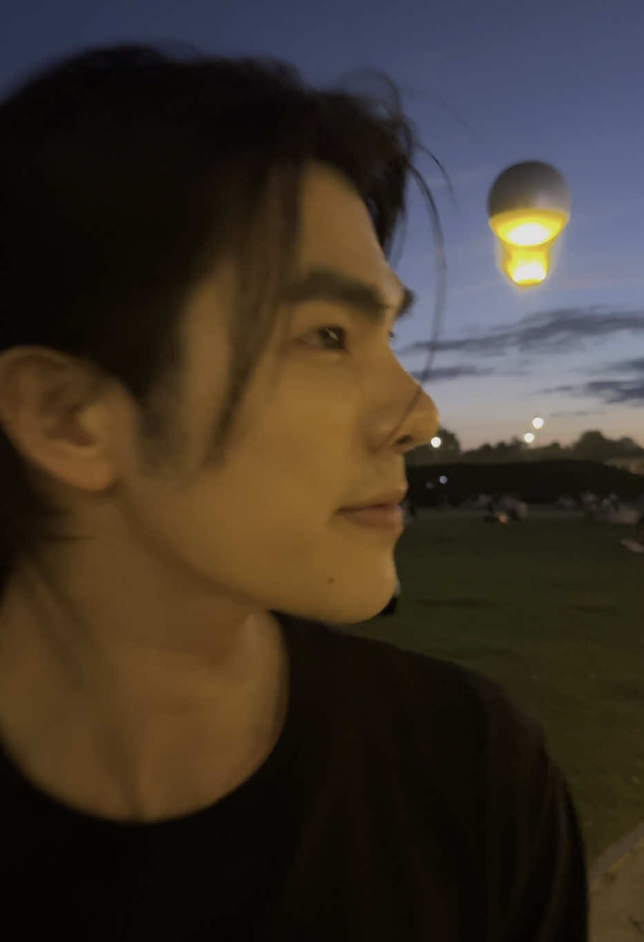 ,,, 11 PM In Paris:) ,,, . . #MilePhakphum #Paris
