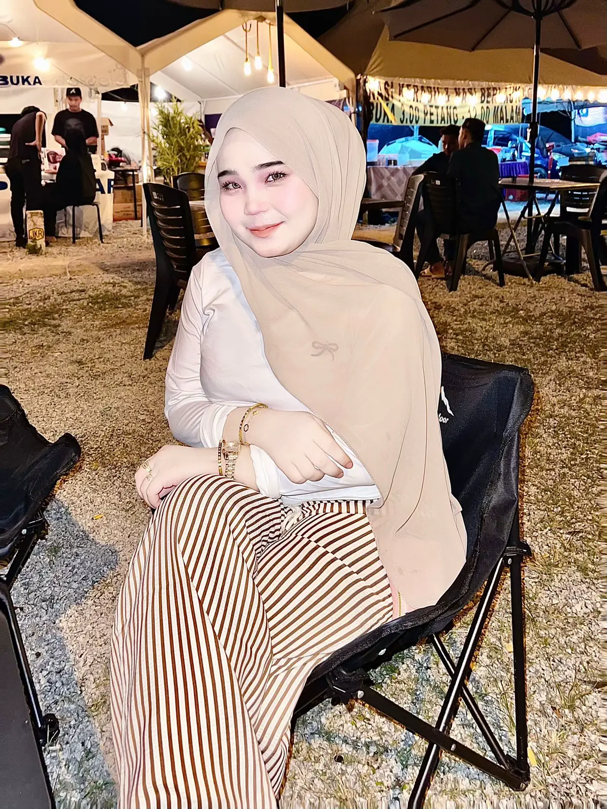hanya diri sendiri yang mengerti bagaimana menahan sabar tanpa harus bercerita “