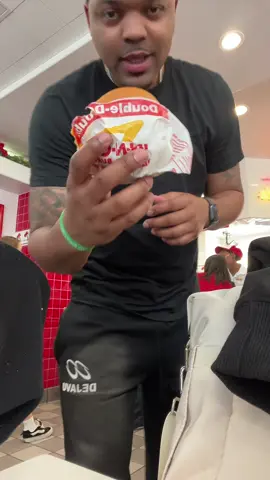 LA IN N OUT…. #gq #vacation #viral #innout #losangeles 