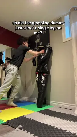 tried to lock his hands n all 😭 #mmacontent#mma#UFC#ufcfightnight#grapple#dagestan#wrestling#dummytraining#sambo