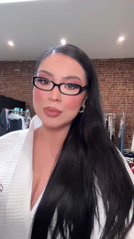 Haven’t been on TikTok in a minute. But today was too good not to post ! Today was iconic to say the least !!!! Got to do this gorgeous bronzey glam on the stunning @GLAMZILLA plus got to meet one of my favorite OG YouTubers @MannyMua !!! Stay tuned for the secret project I worked on today Literally the best day ever!!! 💕💕 