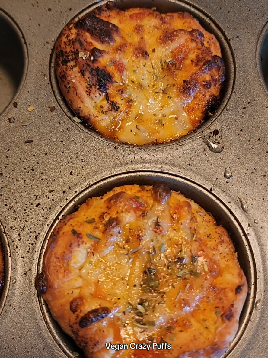 Finally made the viral little caesars crazy puffs,  but I made it vegan. #littlecaesars #crazypuffs #veganpizza #lunchidea #snackideas #food  #laniloveaj 