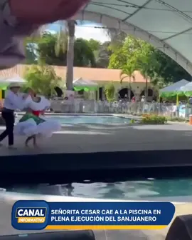 🔥 ¡SEÑORITA CÉSAR CAE AL AGUA EN PLENO SANJUANERO! 🔥 📍 Un giro inesperado que dejó al público sin aliento… y a la reina, empapada. Durante la gala privada del 64° Festival del Bambuco, realizada en el Batallón Tenerife, un incidente insólito se robó el show. La Señorita César, en plena interpretación del tradicional Sanjuanero Huilense, sufrió una aparatosa caída… ¡directo a una piscina.