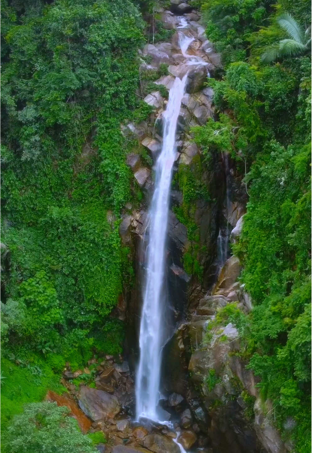 น้ำตก “สอยดาว” แห่งหมู่บ้านคีรีวง 🌿💚🌧️ #เที่ยวนครศรีธรรมราช #คีรีวง #นครศรีธรรมราช #ธรรมชาติ #น้ําตกสอยดาวศีรีวง 