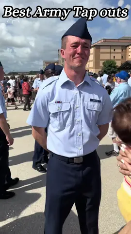 Best Army Tap Outs 😭#reunion #surprise #army #military #fypシ゚viral #fyp #tiktok #usa 