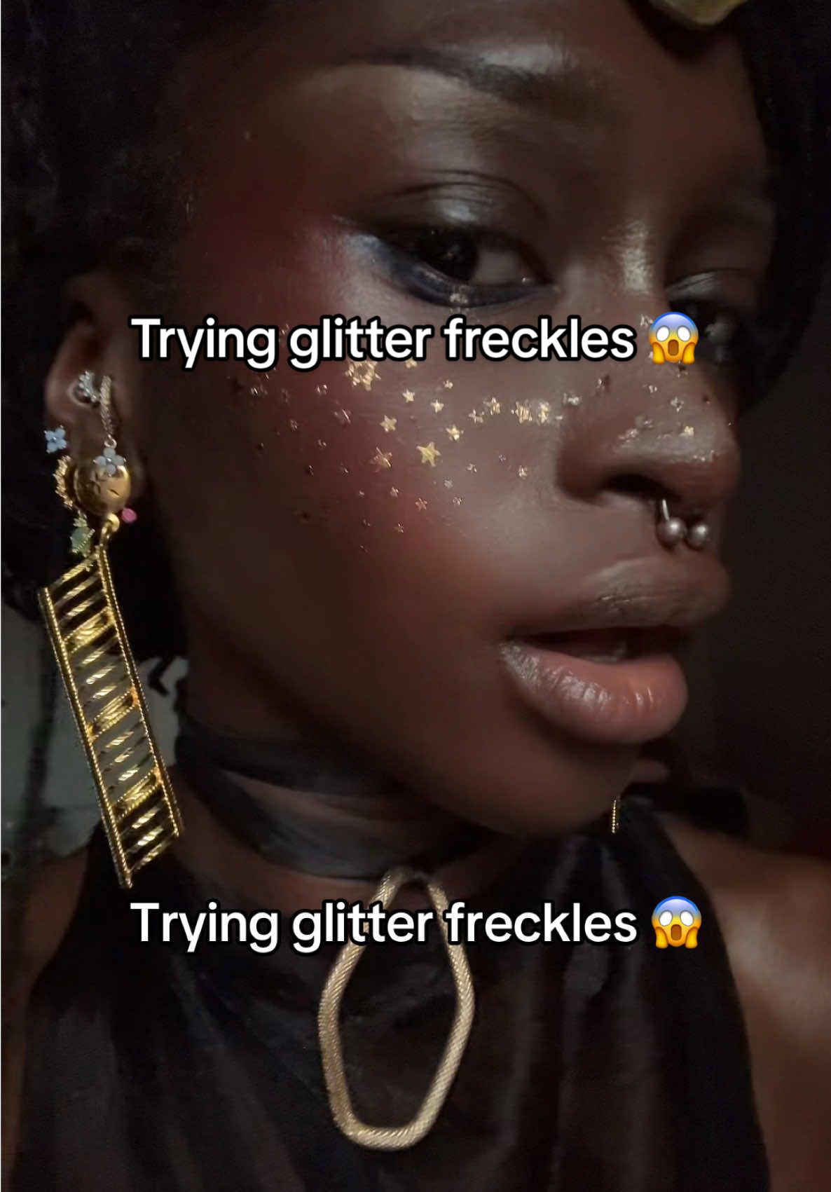 Trying glitter freckles 😱 #fyp #makeup #makeuptutorial #glitter #creativemakeup #cosplay #ethereal #arcane #melcosplay #leaugeoflegends 