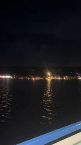 Danau Toba+ lagu galau+ malam hari = selesai🥀