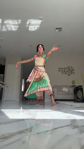Absolutely all over my fyp so I had to! 🤭 (ib: @Rithu Siva mix by: @ATmixes @Sliime) #dance #kuchipudi #remix #fusion #indianclassicaldance #southasian #desi #brown #trend #dancer #fyp 