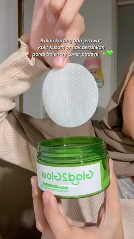 Replying to @cici 𐙚  Kalau ada serum boleh pakai serum dulu sebelum moisturizer #glad2glowmy #g2gtonerpads #tonerpads 