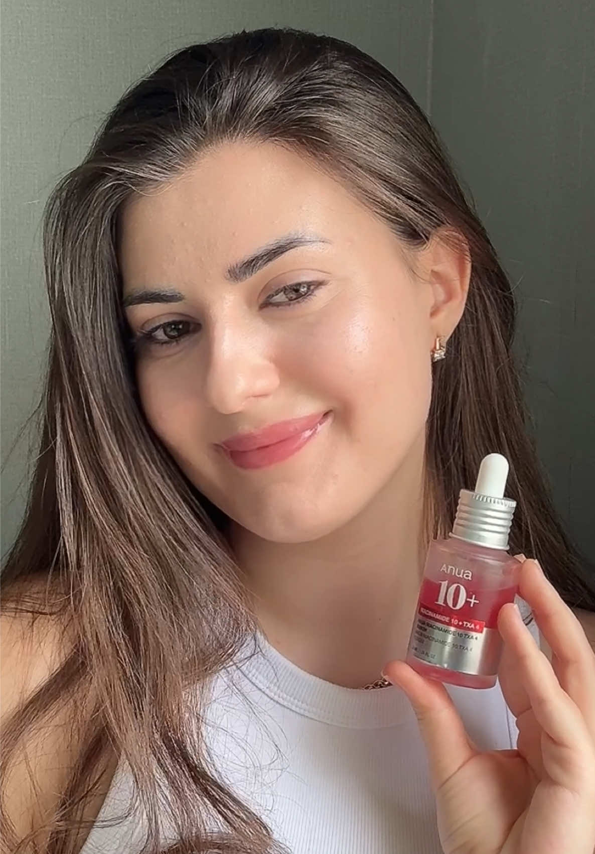 Didn’t expect this… 7 days with the Anua Niacinamide 10 + TXA 4 serum🍑 ✨ My skin got brighter ✨ Dark spots faded ✨ Texture got sooo smooth I was honestly shocked 😳💗  @anua_global  #anuaskintransformation #anua #anuaskincareroutine #anuatxaserum #rec #fyp #viral #beforeandafterskincare #koreanskincareroutine #7daysskinreset #glassskin #dewyskin #hyperpigmentation #skincareinaweek #viralskincare #serumforglassskin 