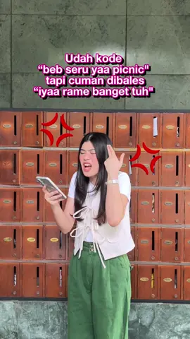 Udah kode kerass, tapi bebeb gapake nihh..🤡 Gapapa beb aku tetap berdiri diatas Kuota Hemat dan Sinyal Lancar buat nemenin weekend ini 🤧 Aktifinnya lebih gampang, tinggal ke aplikasi bima+ atau mampir retailer terdekat! #IniWaktunyaKita #TriLebihHematSinyalLancar