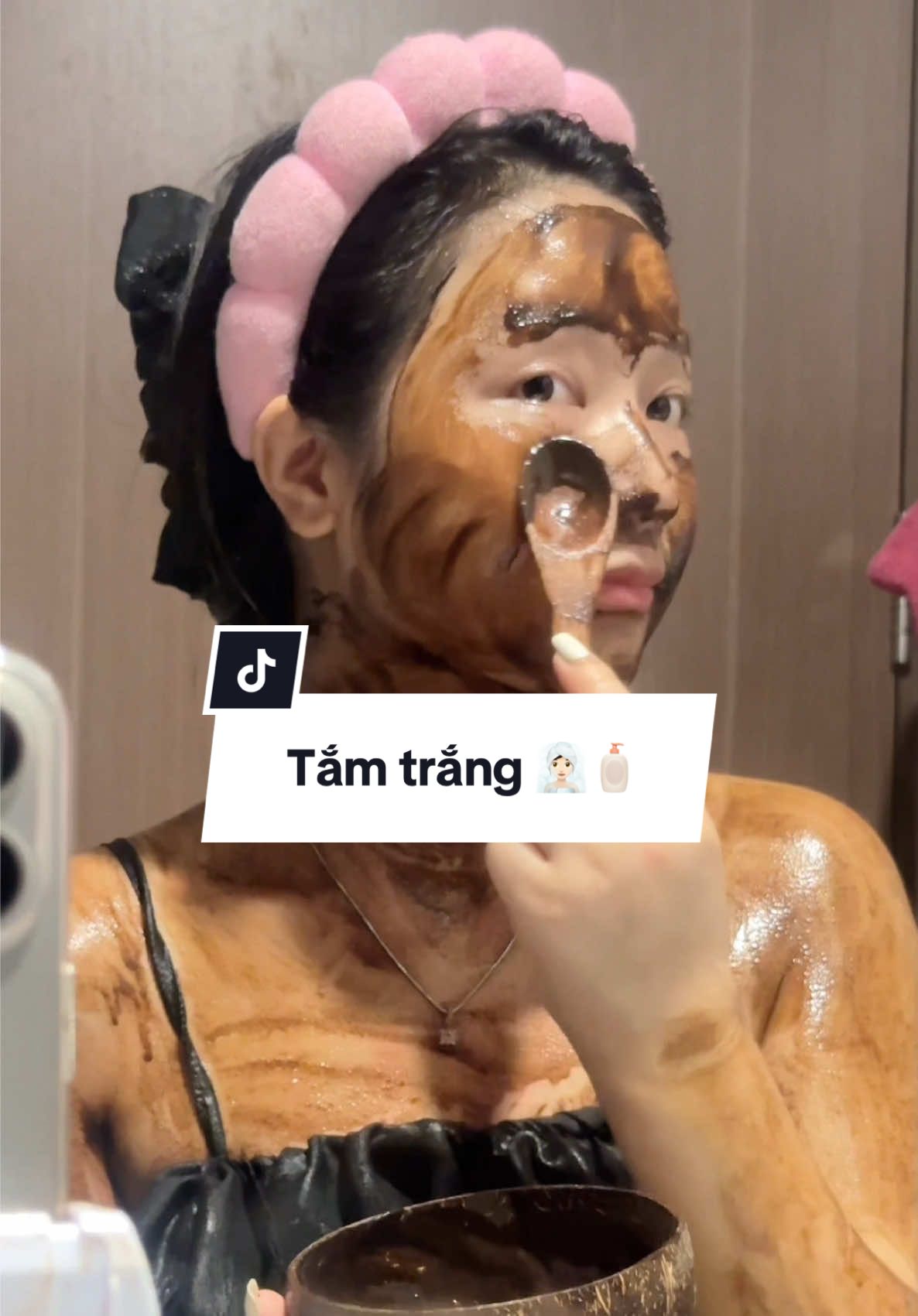 Cố gắng từng ngày để có được làn da trắng mong ước 🧖🏻‍♀️🧴#bottamtrangthanhoattinhcafe #tamtrangtainha #duongtrangbody 