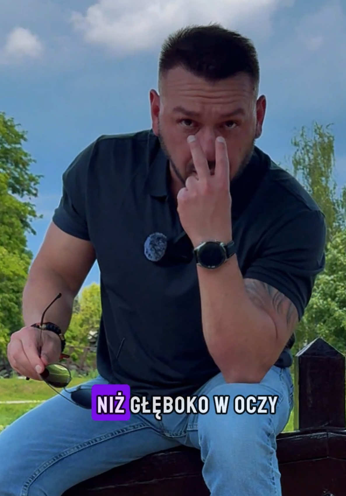 Największe kłamstwo w łóżku z osobą w nałogu? Że to bliskość. To nie seks. To teatr, który ma zagłuszyć pustkę i ból. Dotykasz skóry, ale omijasz duszę. To nie ogień. To gaśnica. Jeśli naprawdę chcesz bliskości — zacznij od prawdy. A prawda zaczyna się od trzeźwości, nie od kolejnego udawanego numeru w łóżku. 📌 Zapisz tę rolkę — wróci, kiedy znów pomylisz dotyk z uczuciem. Chcesz wiedzieć, jak naprawdę odzyskać siebie i relację? Wejdź na www.dekonstrukcjanalogu.pl link znajdziesz w BIO i pobierz ebook lub  kilka darmowych rozdziałów.  #DekonstrukcjaNałogu #trzeźwość #współuzależnienie #bliskość  #reset #sex