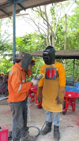 Nih yang minta mentahan nya #welder #welderindonesia🇮🇩 #weldermuda #patahhati #galau #galaubrutal #kuli #kulitambang #tukang #tukanglas #welding #tukanglasindonesia #tambang #kulitambangbatubara #batubara 