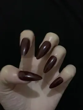 tau gak sih harga nya berapa? 🤭  #fyp  #fakenails  #pressonnails  #viral  #nailsart  #rekomendasinailart  #nailsartwisuda  #kukupalsu  #kukucantik  #kukulentik  #foryou 