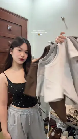 lapit ko na ma complete tong perfect back to schoool tops 🤩 98 lang kasi 🤍