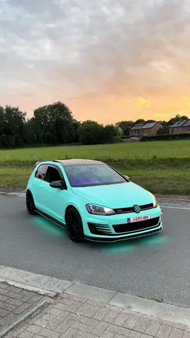 Ce covering 🩵 vos avis ? ✌🏻#pourtoi #fyp #vw #golf #golfgti #gtimk7 #gtiperformance #covering #belgium #gti_mk7 #gti_family #automobile #shooting #passionauto #videoviral 
