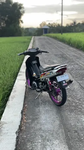 Halo” siapa tau cocok.#penigenk⚡️ #fyp #masukbranda #fizrgantengstyle #wonogiri24jam #fizrsunmorry #twostroke #5kmkagakngejem #agstyle5km #fizr #3kmkagakngejim #agstyle #fizrjateng 