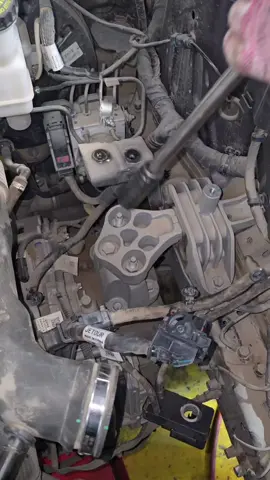 jeetor transmission mounting changing #automotive #mechanic #usa 
