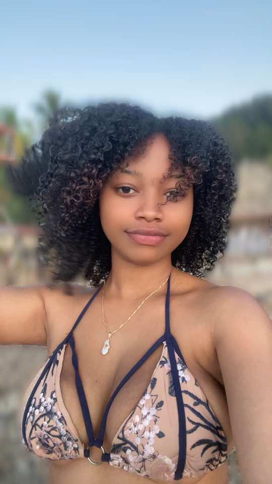 #viralvideos #malagasy🇲🇬 #gasy #tiktokmalagasygirl🇲🇬 #islandgirl #pourtoiiiiiiiiiiiiiiiii #fypシ゚ #madagascar #aventure #fouryou #pourtoii #viral_video #nosybe 