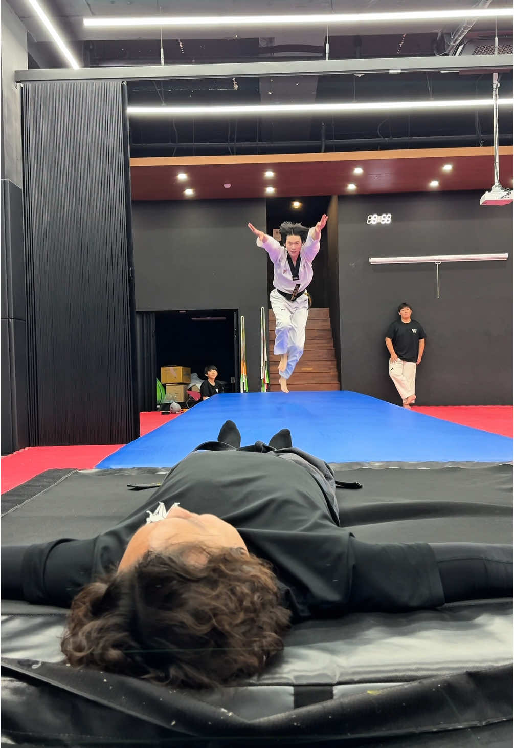 숨으면 못 찾을 줄 알았어??