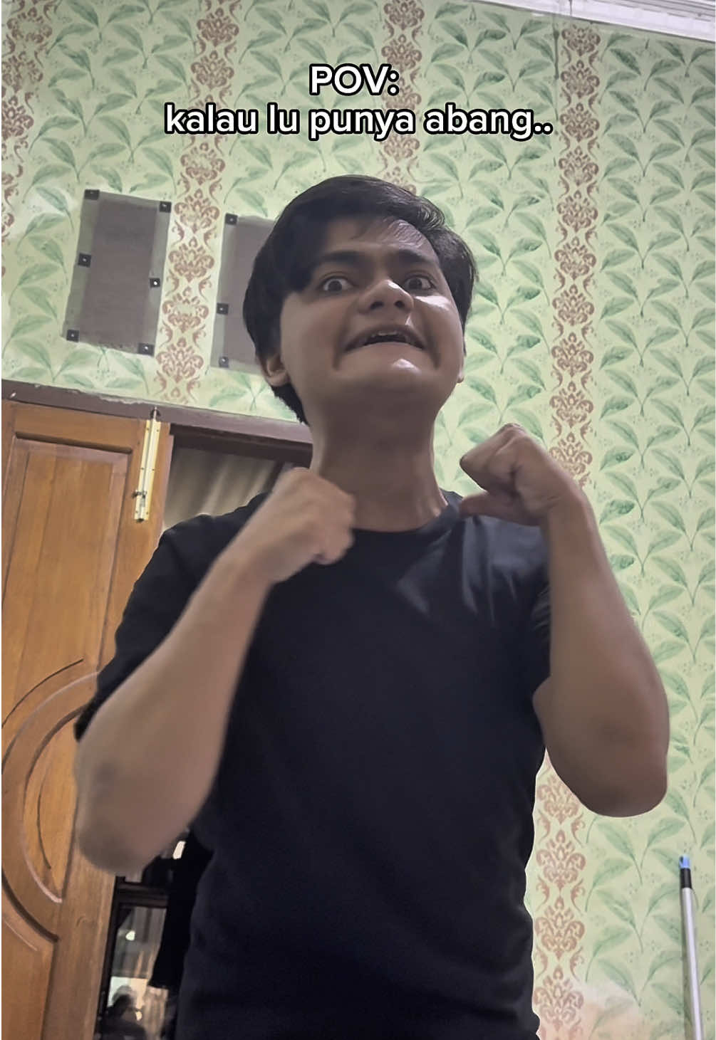 bosen main hp? gangguin adik solusinya! 🤭
