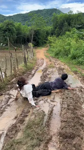 Thấy trai đẹp thì uống giỏi lắm 