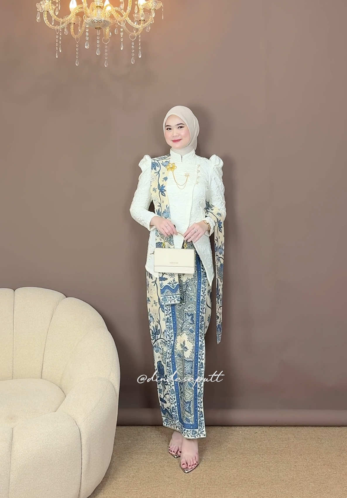 Sp1lL: 🧺Kebaya janggan l1nK n0—893 🧺Rok batik & slendang l!Nk n•—894  🧺Hijab lnK n0—24 #fyp #OOTD #outfit #outfitcouple #racuntiktok #racunoutfit #outfithangout #outfitideas #setelankondangan #outfitkondangan 