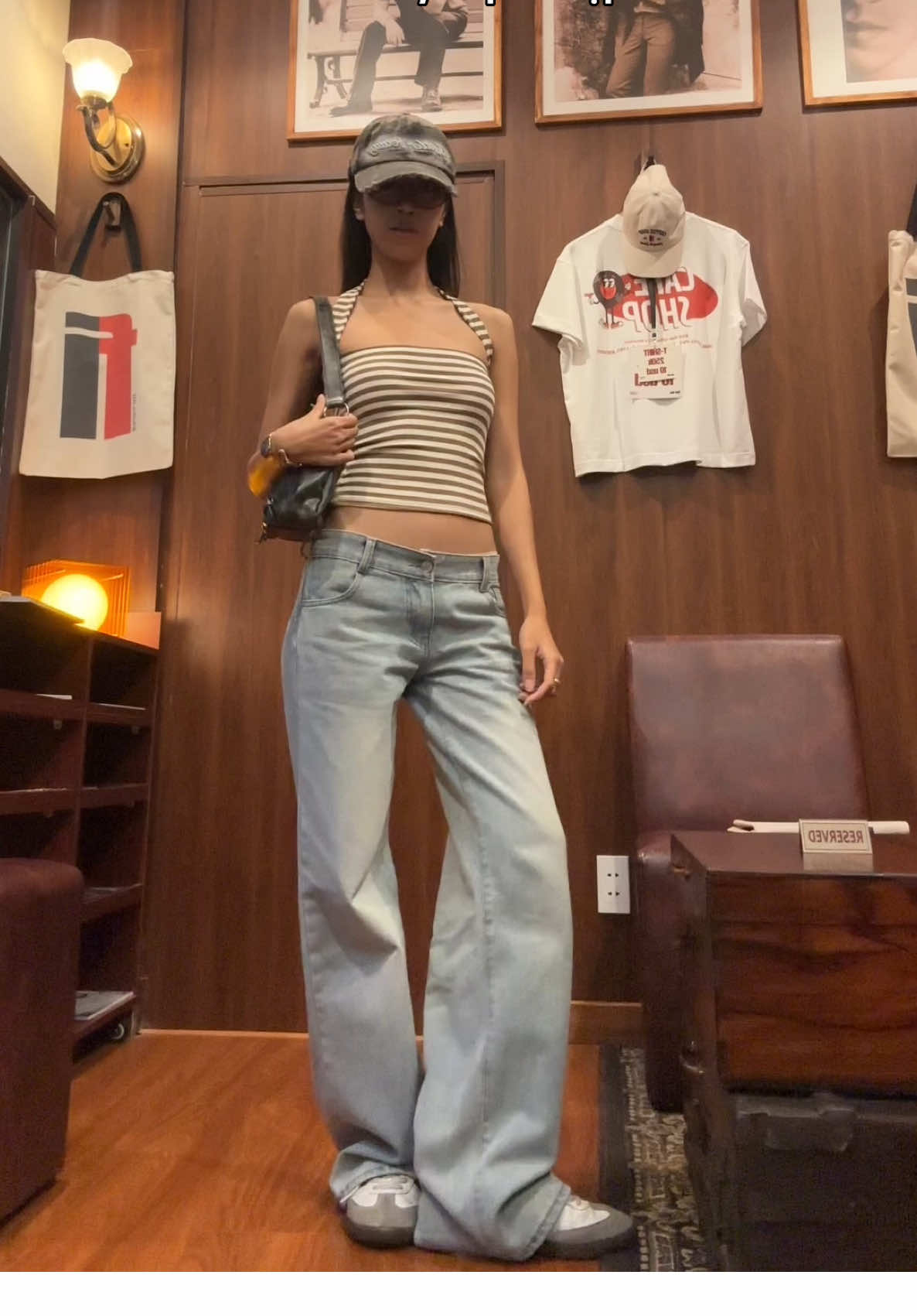 đẹp mà tự mê dáng mình lun á #bumber #outfitideas #outfitcheck #thoitrang #fyp 