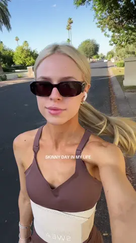 I would never leave you guys 💖🩷💕💗 #loyal #hotgirlsummer #hotgirlgang #wellnesstok #mindsetmotivation #hotgirlhabits #healthyhabits #hotgirlhabits #wellnesstips #GlowUp #bethennyfrankel #motivation #glowup #healthygroceries 