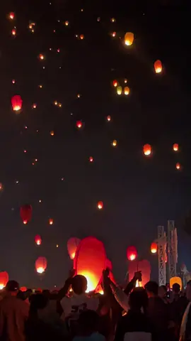 Festival Lampion di Jawa Timur 🍃 #festival #dworowatilanternfestival #festivallampion #pujonbatumalang #malang #batu 